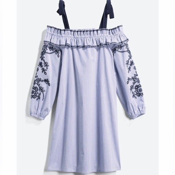 Market & Spruce Dresses & Skirts - Market and Spruce mini off-shoulder dress